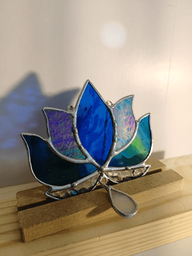 Lotus bleu cobalt et paon - sur commande 