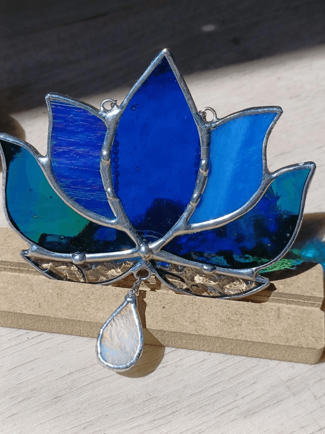 Lotus bleu cobalt et paon - sur commande 