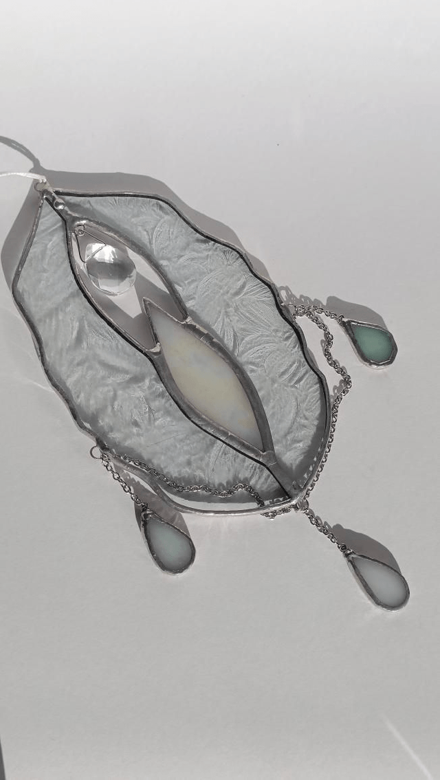 Vulva Queen blanc nacré