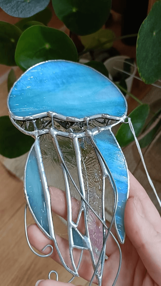 Méduse bleu ciel nacré 